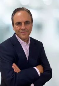 Tomás